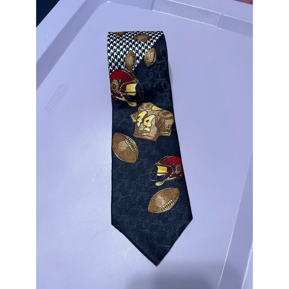 BD Baggies Mens Silk Football Houndstooth Necktie Navy Blue Red Gold Made in USA
